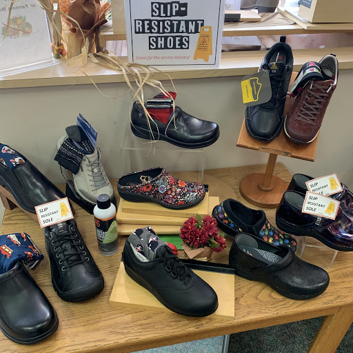 Shoe Store «Gimres Shoe Store Hillsboro», reviews and photos, 256 E Main St, Hillsboro, OR 97123, USA