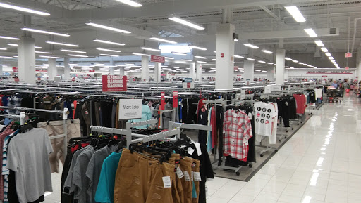 Clothing Store «Burlington Coat Factory», reviews and photos, 989 US-1, North Brunswick Township, NJ 08902, USA