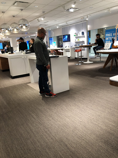 Cell Phone Store «AT&T», reviews and photos, 5 Woodfield Mall f123, Schaumburg, IL 60173, USA