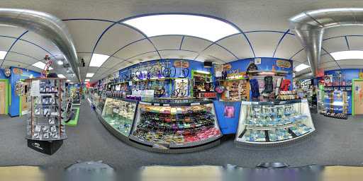 Tobacco Shop «Knuckleheads Tobacco & Gifts», reviews and photos, 550 State St, Madison, WI 53703, USA