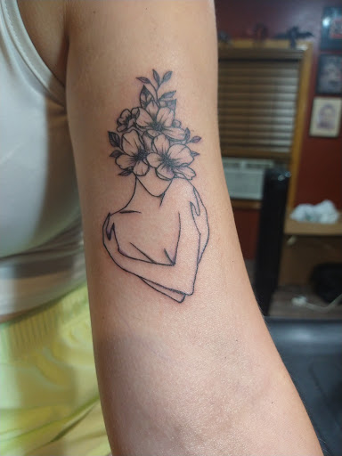 Body Piercing Shop «Black Lotus Custom Tattoos & Body Piercing», reviews and photos, N5006 State Rd 35, Onalaska, WI 54650, USA