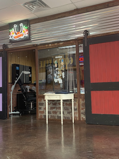 Tattoo Shop «Golden Rule Tattoo and Body Piercing», reviews and photos, 10406 Silverdale Way NW b103, Silverdale, WA 98383, USA