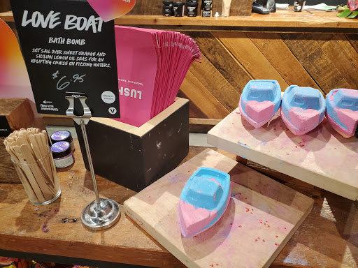 Cosmetics Store «Lush Cosmetics», reviews and photos, 4400 Ashford Dunwoody Rd #1360, Atlanta, GA 30346, USA