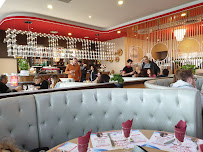 Atmosphère du Restaurant asiatique Royal Gourmand à Saint-Pierre-du-Mont - n°20