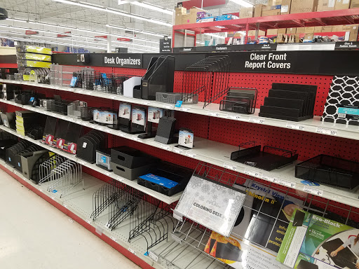 Office Supply Store «Staples», reviews and photos, 547 River Rd, Edgewater, NJ 07020, USA