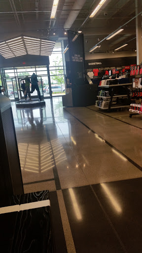 Shopping Mall «Deer Park Town Center Shopping Center», reviews and photos, 20530 N Rand Rd, Deer Park, IL 60010, USA