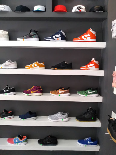 Stores to buy shoes Puebla