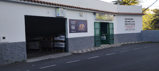 Piensos Animales Meleguinas en Sta Brígida, Las Palmas