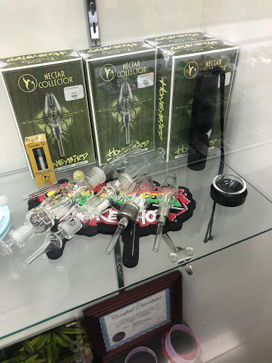 Tobacco Shop «Smokeez Smoke Shop», reviews and photos, 2301 17th St, Santa Ana, CA 92705, USA
