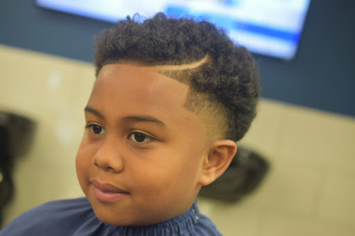 Barber Shop «Razor Sharp Cutz - Valley Hi», reviews and photos, 410 Valley Hi Dr #102, San Antonio, TX 78227, USA