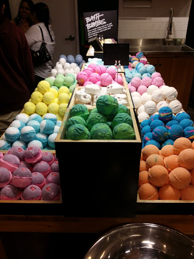 Cosmetics Store «Lush Cosmetics», reviews and photos, 7014 E Camelback Rd, Scottsdale, AZ 85251, USA