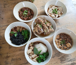 มีเส้น โดย ก้วยเตี๋ยวเรือรสนิยม photo