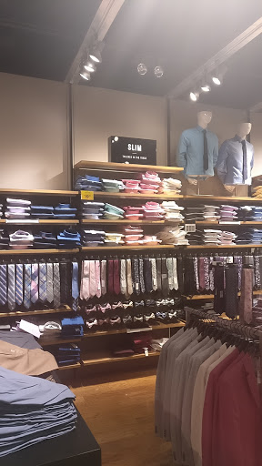 Clothing Store «Express», reviews and photos, 7101 Democracy Blvd, Bethesda, MD 20817, USA