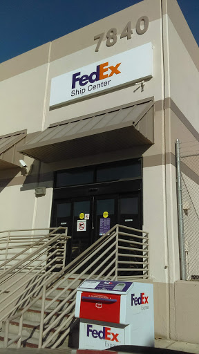 Shipping and Mailing Service «FedEx Ship Center», reviews and photos, 7840 Central Industrial Dr, Riviera Beach, FL 33404, USA