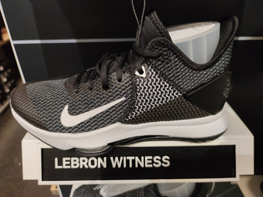 Clothing Store «Nike Factory Store», reviews and photos, 5900 Sugarloaf Pkwy #528, Lawrenceville, GA 30043, USA