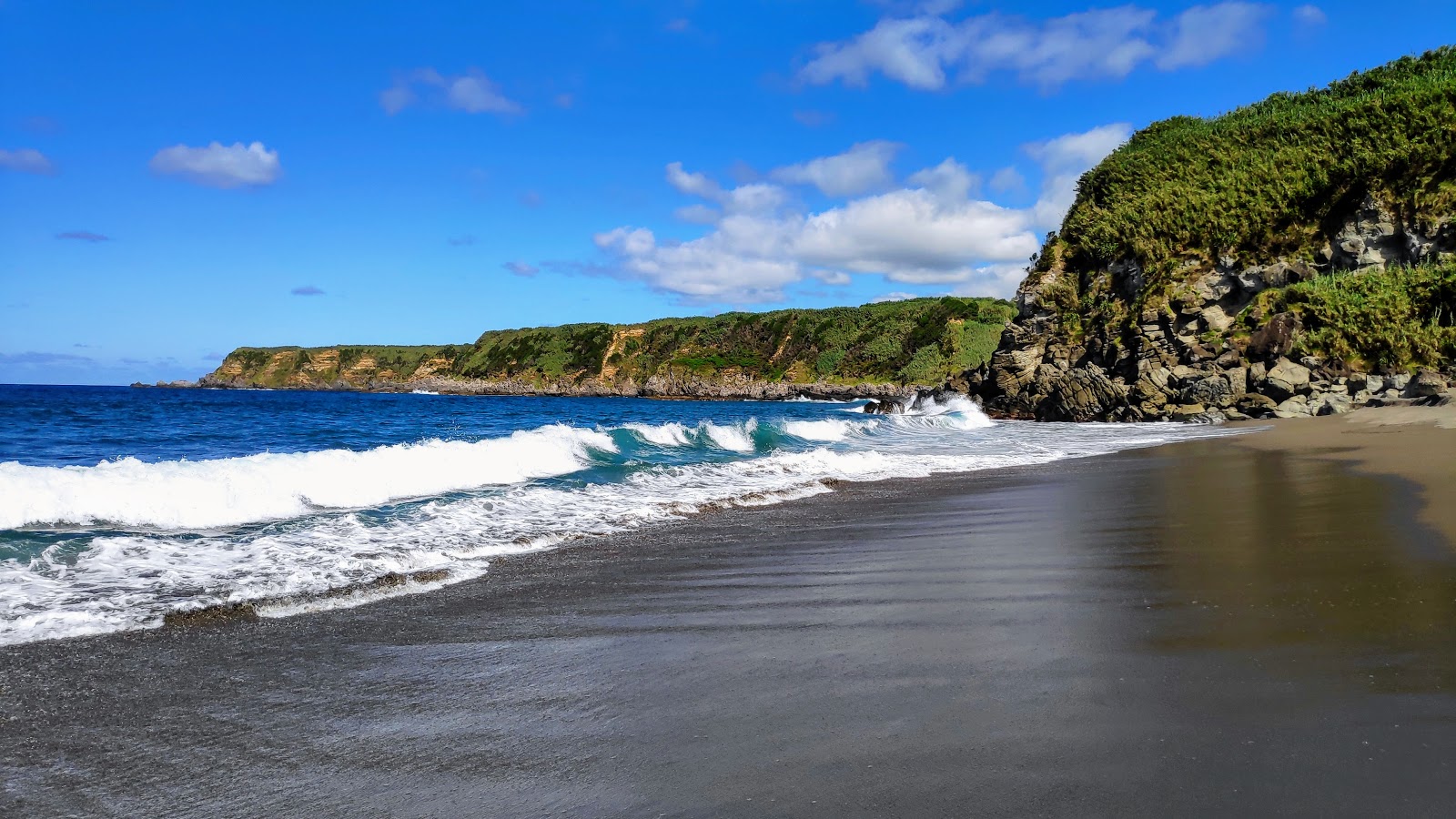 Praia dos Moinhos'in fotoğrafı ve yerleşim