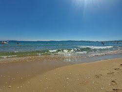 Zlatna ribka beach II'in fotoğrafı - rahatlamayı sevenler arasında popüler bir yer