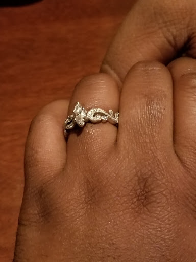 Jewelry Store «Yelton Fine Jewelers», reviews and photos, 9263 Schulze Dr, West Chester Township, OH 45069, USA