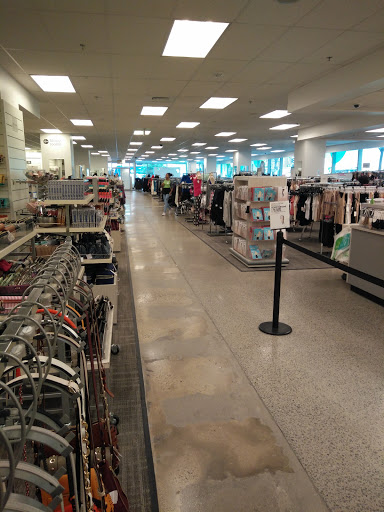 Department Store «Nordstrom Rack Downtown DC», reviews and photos, 1800 L St NW, Washington, DC 20036, USA
