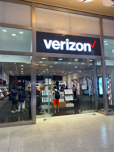 Cell Phone Store «Verizon», reviews and photos, 90-15 Queens Blvd, Elmhurst, NY 11373, USA