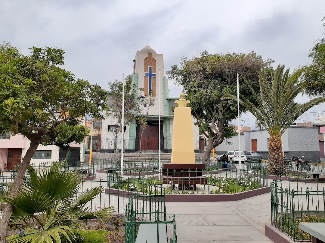 Iglesia y Plaza de Carmen alto