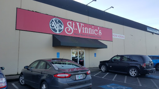 Thrift Store «St. Vincent de Paul - Q Street Thrift Store», reviews and photos, 199 Q St, Springfield, OR 97477, USA
