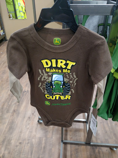 Home Improvement Store «Tractor Supply Co.», reviews and photos, 580 Auto Center Dr, Watsonville, CA 95076, USA