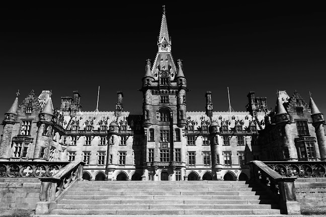 Comments and reviews of Fettes College