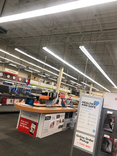 Office Supply Store «Staples», reviews and photos, 1075 N Main St, Warrington, PA 18976, USA