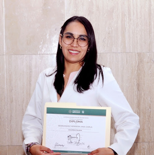 Dra. Ana Carla Hernández Herrera, Proctólogo