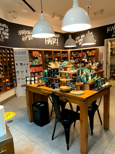Cosmetics Store «Lush», reviews and photos, 4200 Conroy Rd, Orlando, FL 32839, USA