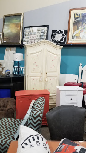 Consignment Shop «Home Consignment Center - Bee Cave», reviews and photos, 12812 Shops Pkwy, Austin, TX 78738, USA