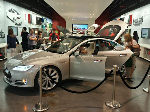 Tesla showroom Pasadena