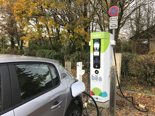 Borne de recharge de véhicules électriques Béa Station de recharge Plélan-le-Grand