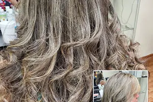 Hair Renovation Salon image