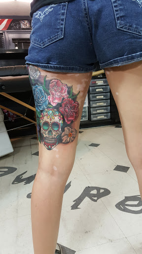 Tattoo Shop «Bloodline Tattoos», reviews and photos, 3304 Auburn St, Houston, TX 77017, USA