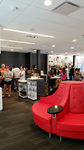 Cell Phone Store «Verizon», reviews and photos, 6560 Garth Rd #100, Baytown, TX 77521, USA