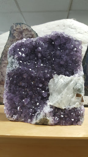 Jewelry Store «JP Gems & Jewelry», reviews and photos, 545 W 17th St, Holland, MI 49423, USA