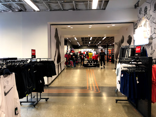 Clothing Store «Nike Factory Store», reviews and photos, 600 Bluebird Ct, Central Valley, NY 10917, USA
