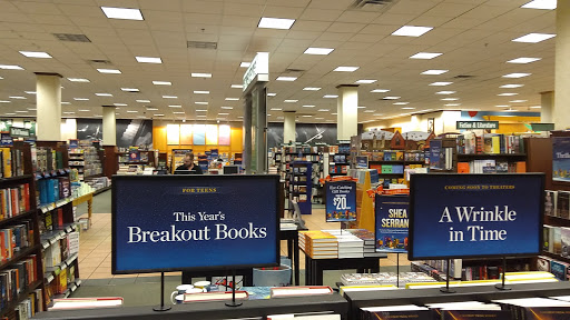Book Store «Barnes & Noble», reviews and photos, 20 Hatton Pl, Hilton Head Island, SC 29926, USA