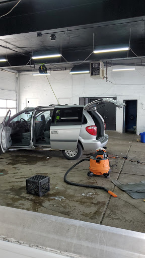 Full Service Car Wash - Wauwatosa en Wauwatosa
