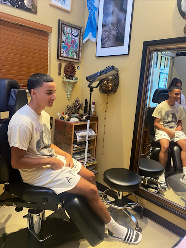 Tattoo Shop «Lark Tattoo», reviews and photos, 1610 Old Country Rd, Westbury, NY 11590, USA