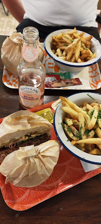 Plats et boissons du Restaurant de hamburgers Bud's Deli à Orsay - n°15