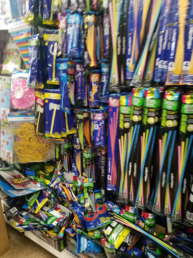 Dollar Store «Dollar Tree», reviews and photos, 8653 Columbus Pike, Lewis Center, OH 43035, USA