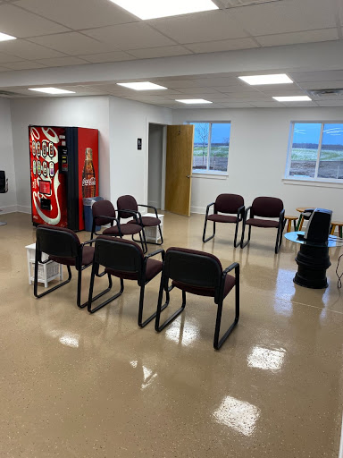 Auto Repair Shop «PARKS TIRE & AUTO CENTER», reviews and photos, 3630 Main St, Grasonville, MD 21638, USA