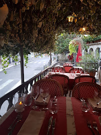 Atmosphère du Restaurant français Restaurant Le Temps des Cerises à Fayence - n°4