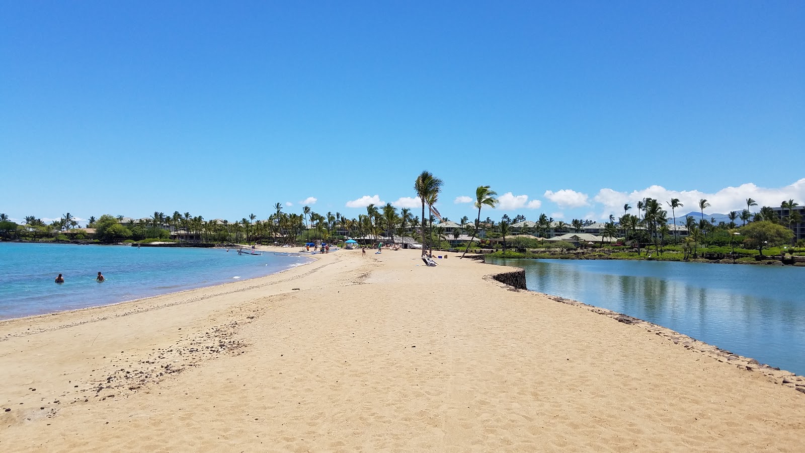 Foto von Waikoloa Beach mit sehr sauber Sauberkeitsgrad