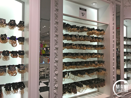 Shopping Mall «Sawgrass Mills», reviews and photos, 12801 W Sunrise Blvd, Sunrise, FL 33323, USA