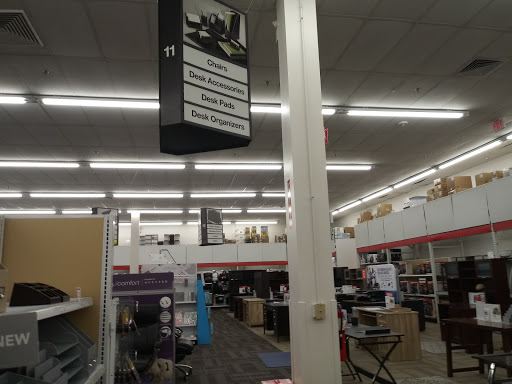 Office Supply Store «Office Depot», reviews and photos, 40 E Golf Rd, Schaumburg, IL 60173, USA