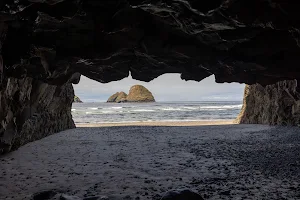 Tunnel Beach image